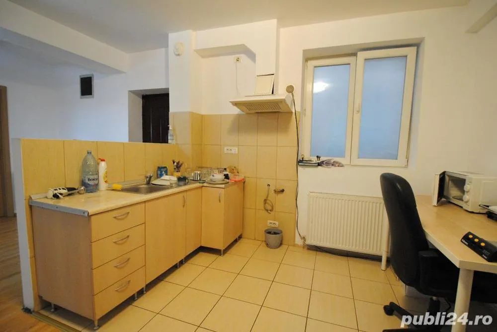 Proprietar inchiriez birou 90 mp