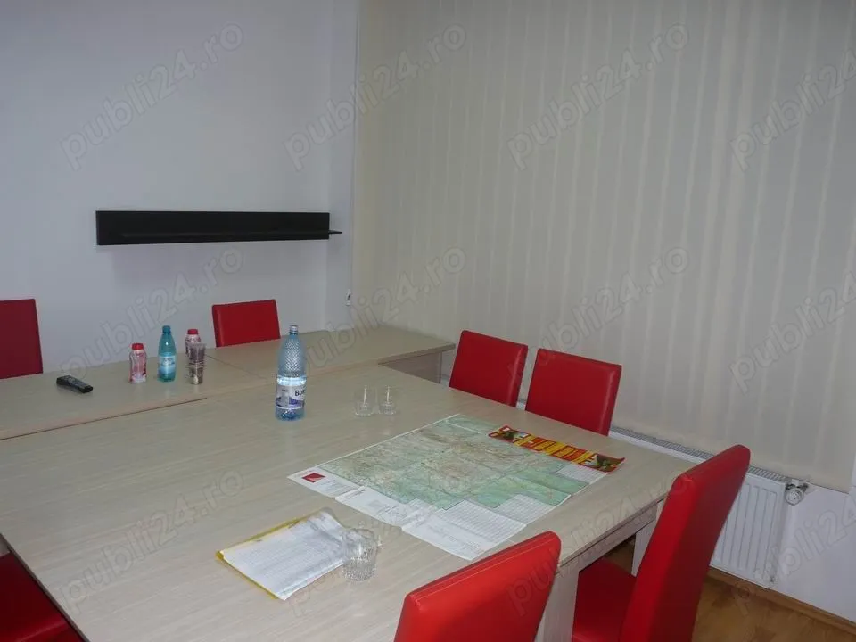 Proprietar inchiriez birou 90 mp