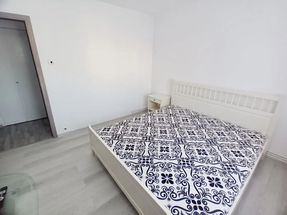 Inchiriez apartament cu doua camere Mioveni